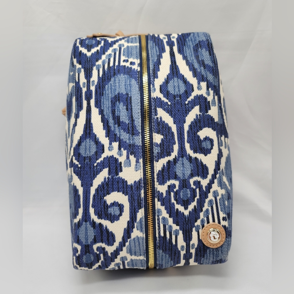 Spartina 449 Blue and White Patterned Cosmetic Case